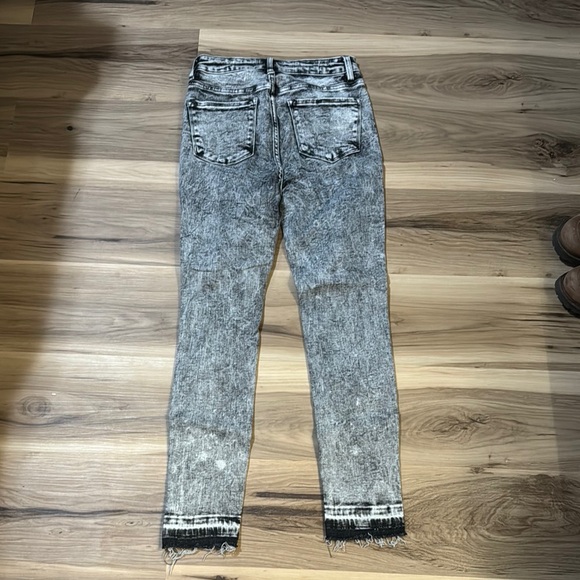 VERVET Distressed Grey Acid Wash Women's Jeans - Picture 7 of 9
